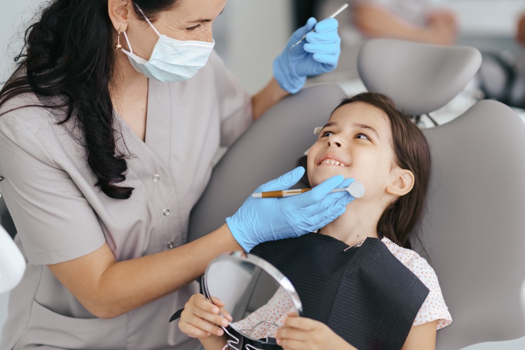 Kids dental treatment at Dentaura